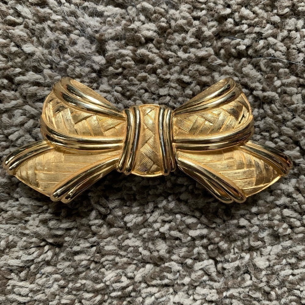 Vintage Douglas Paquette Bow Belt Buckle